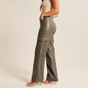 Abercrombie & Fitch Tan Vegan Leather Pants 90s Relaxed Jean High Rise 25/0